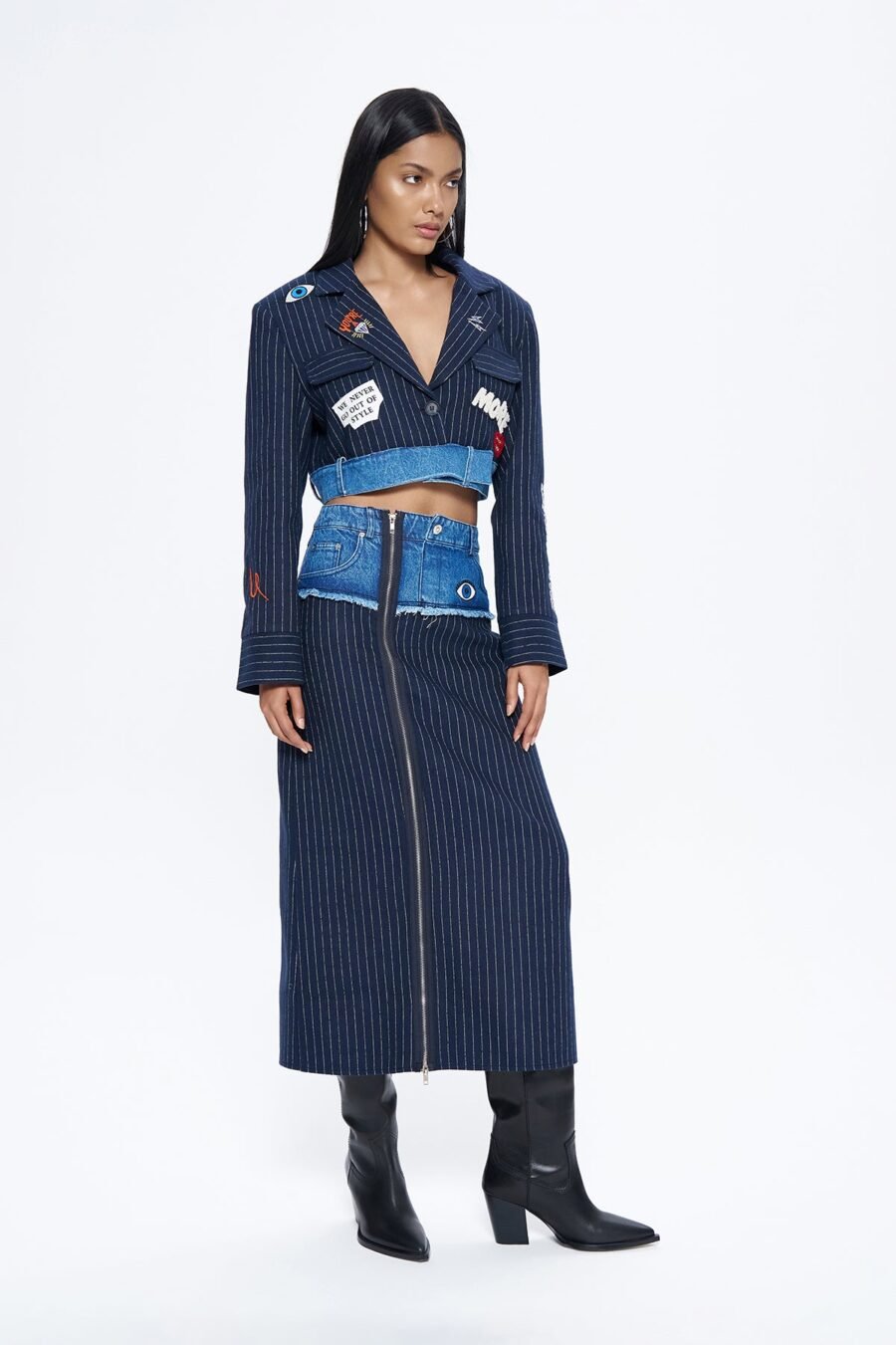 Detailed Embroidered Crop Blazer - Image 2