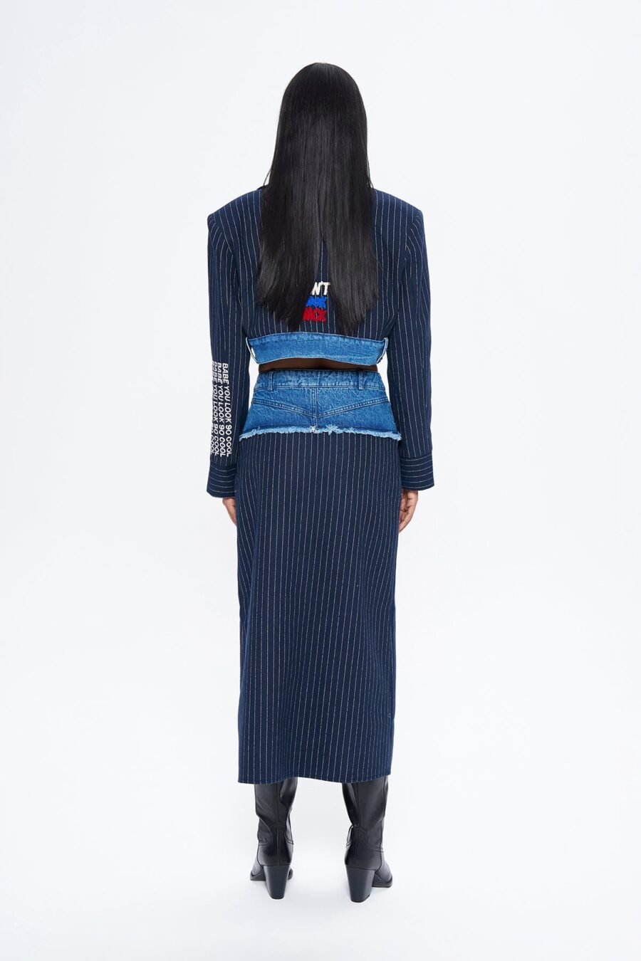 Detailed Embroidered Crop Blazer - Image 3