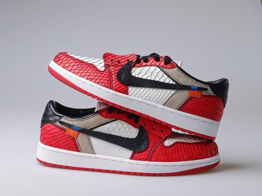 LUX CHICAGO OW AJ1 WITH PYTHON - Image 4